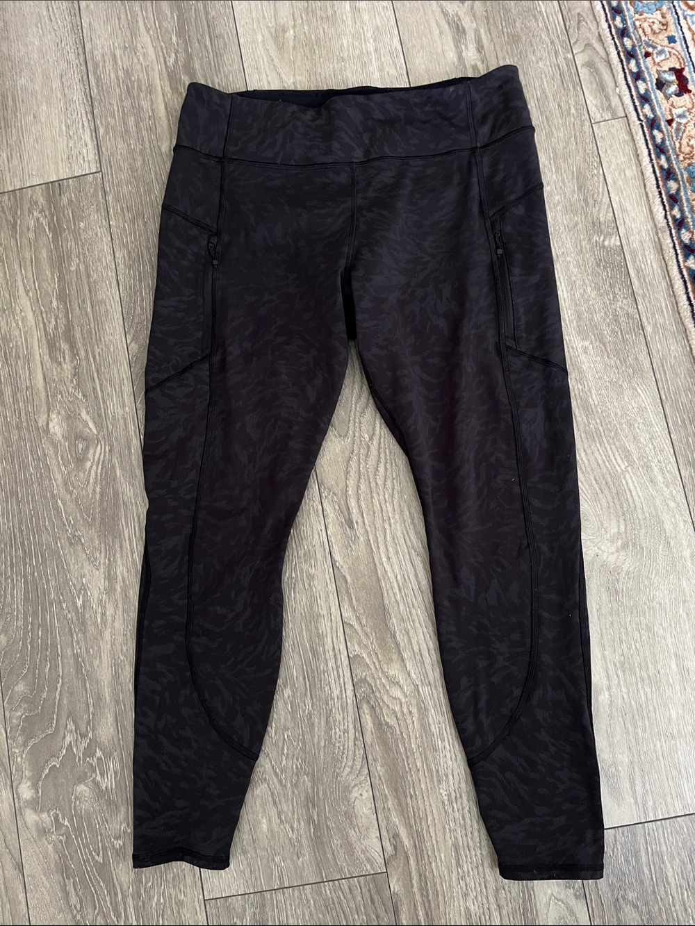 Athleta Black Rainier Printed Tight Leggings - XL